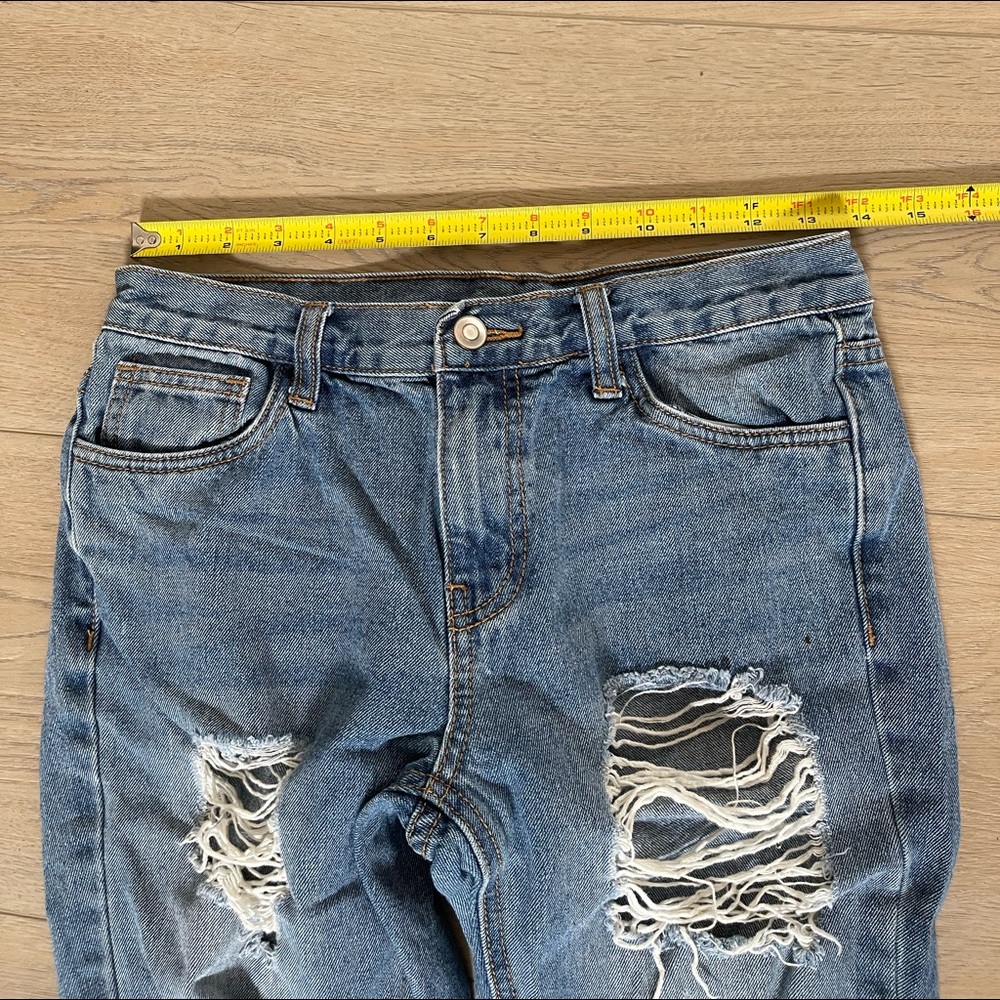 Forever 21 Faded Ripped Jeans - Picture 4 of 4